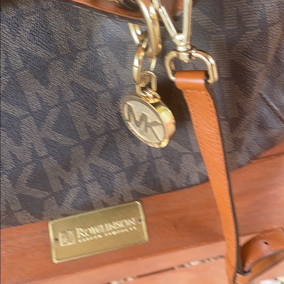 Michael Kors purse - Picture 5 of 10